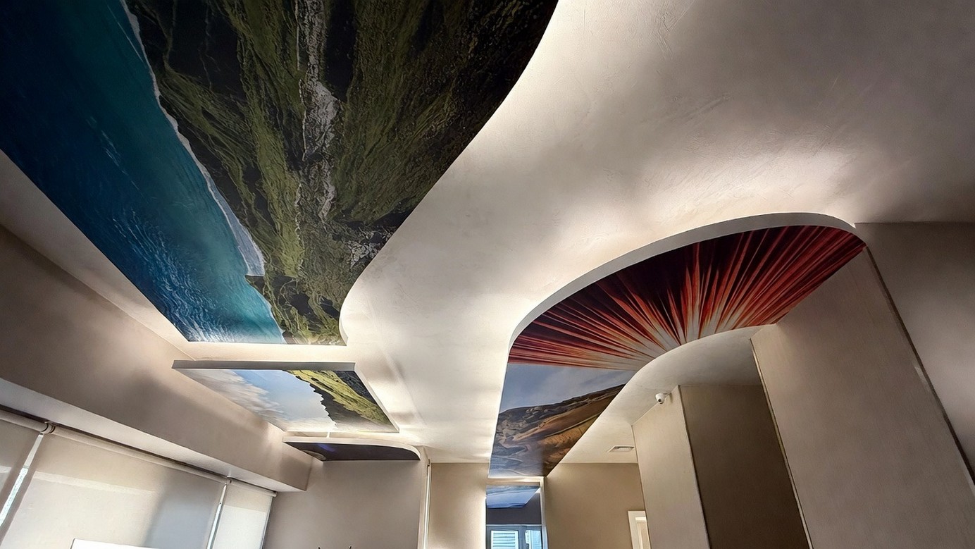 Das Zukunftsbild: Spanndecken als Star des Interiordesigns in Nürnberg 2026.