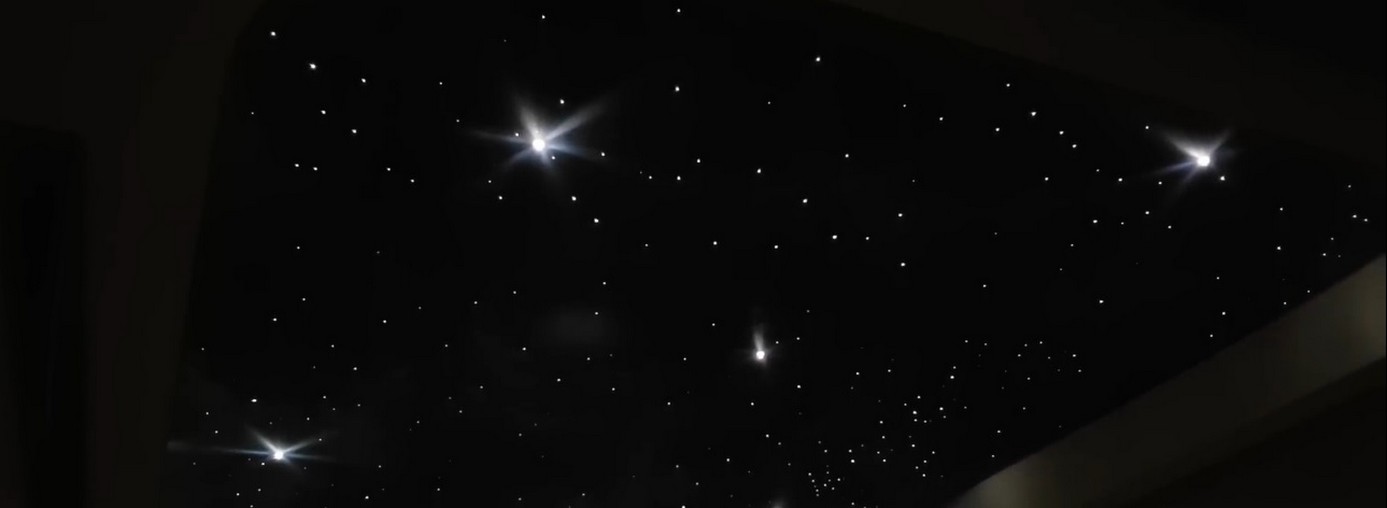 Spanndecken Kosten: Wie hoch sind die Preise für eine Lackspanndecke Galaxy 2026?