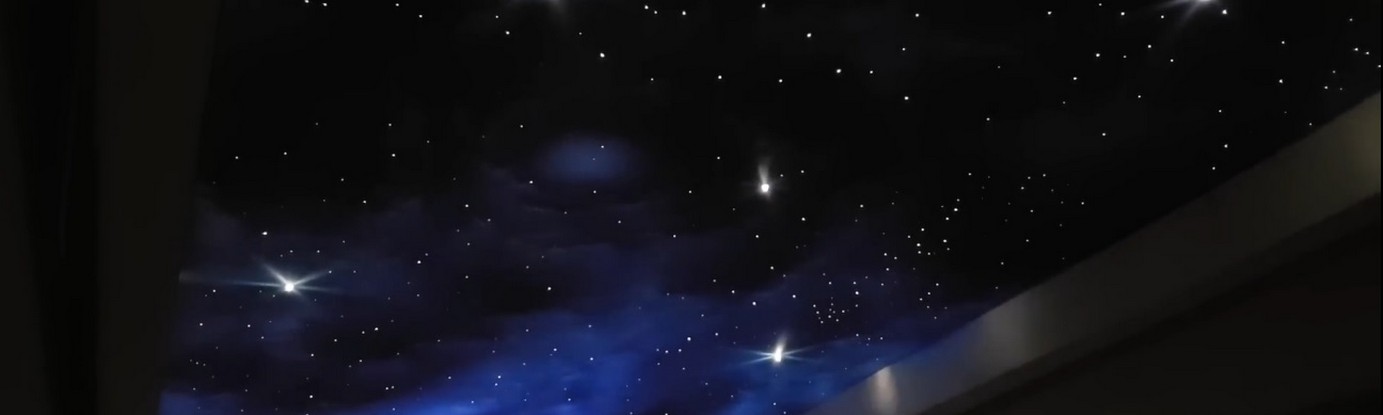 Welche Vorteile hat die Lackspanndecke Galaxy im Vergleich zu normalen Decken 2026?