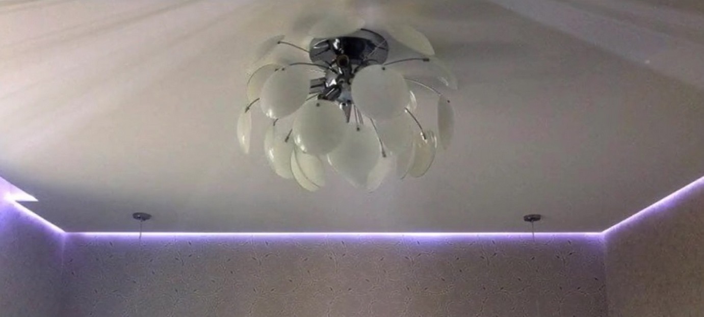 Pflege von Spanndecken: Tipps von deutschen Experten 2026.