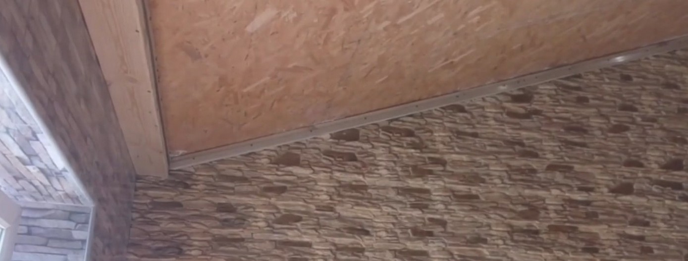 Preise pro Quadratmeter und Kauf einer Spanndecke: Online Kosten rechner 2026.