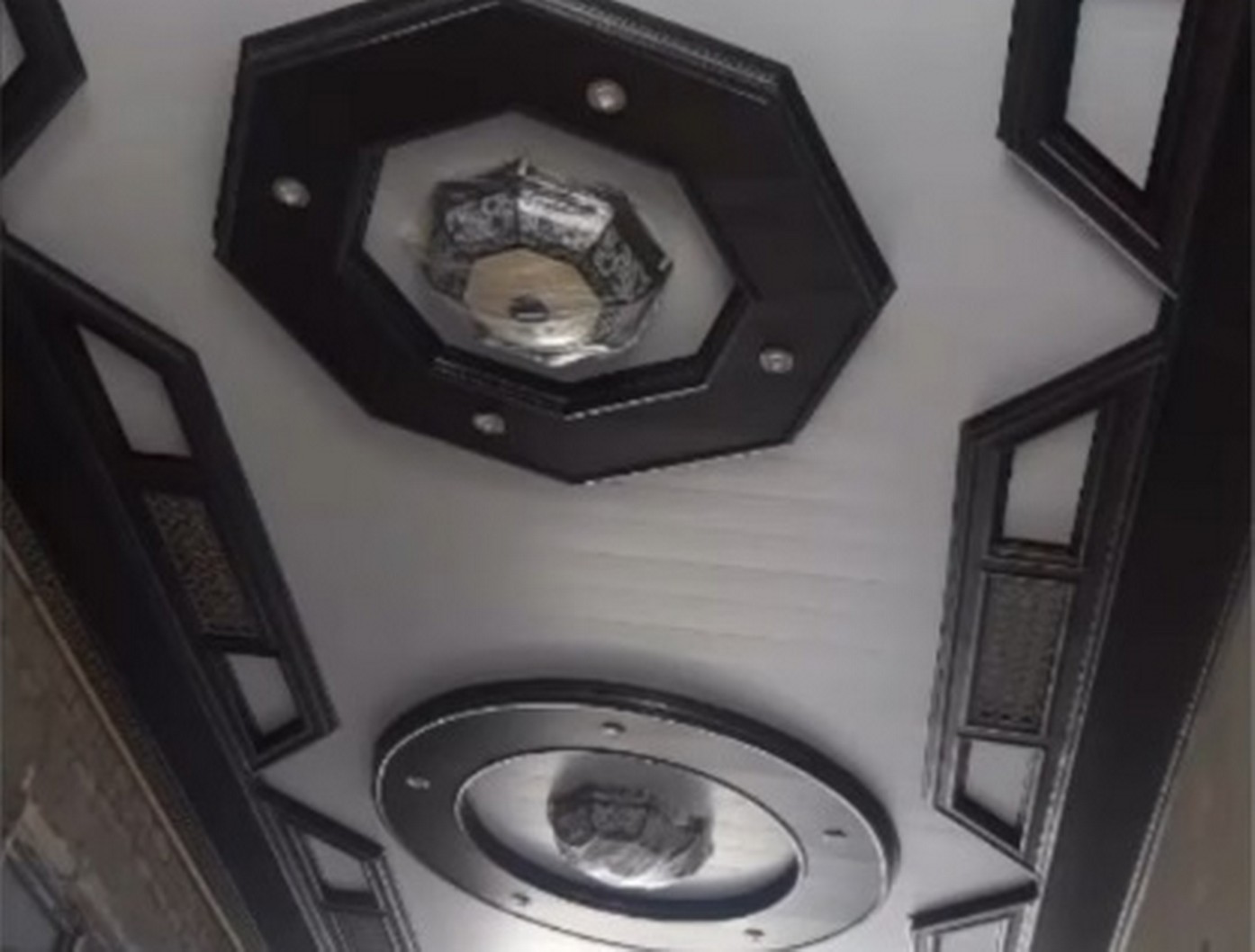 Welches Material ist besser: PVC oder Stoff? Welches Material ist besser: PVC oder Stoff 2026?