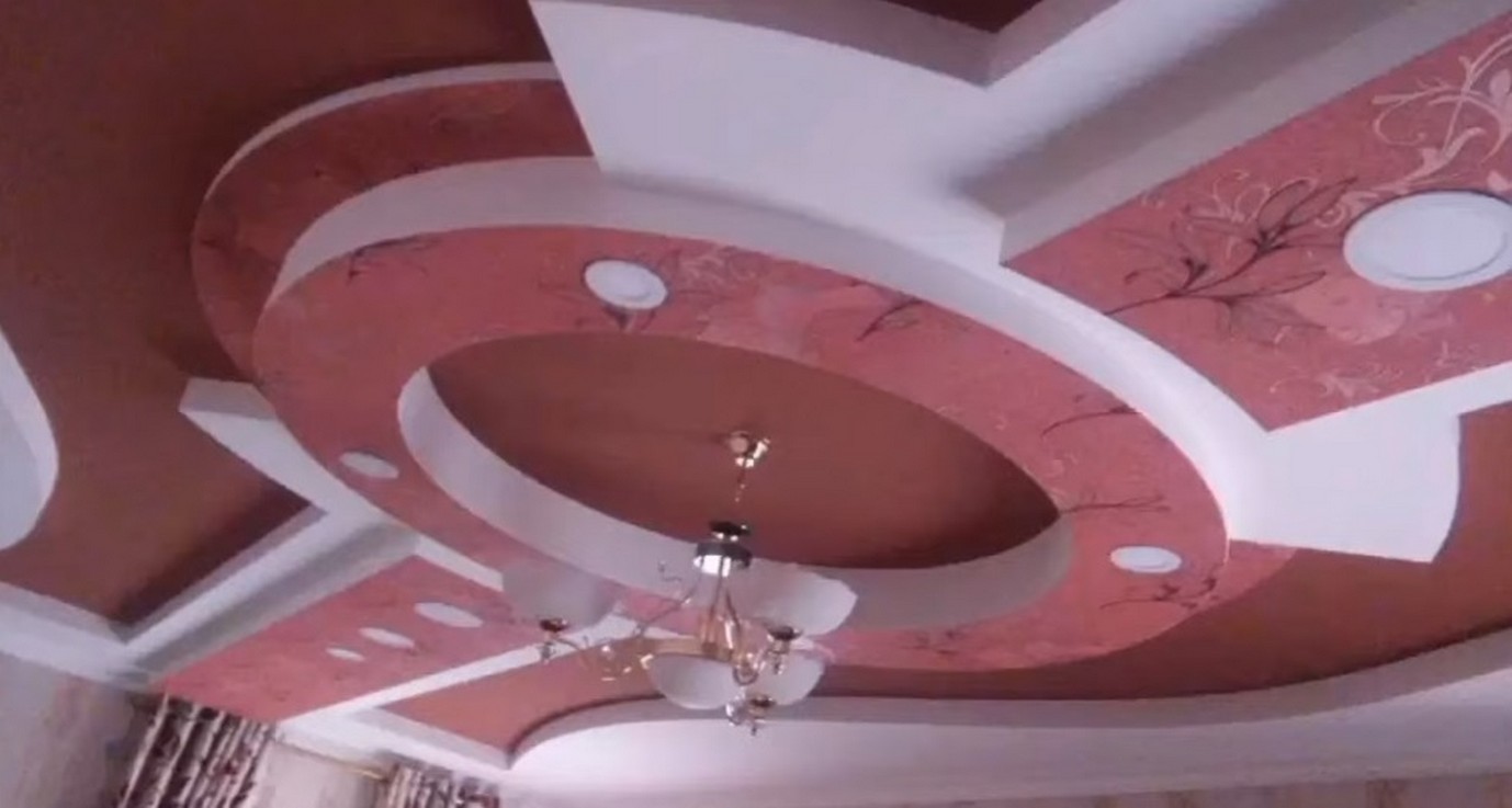 Um wie viele Zentimeter senkt sich die Spanndecke ab 2026?